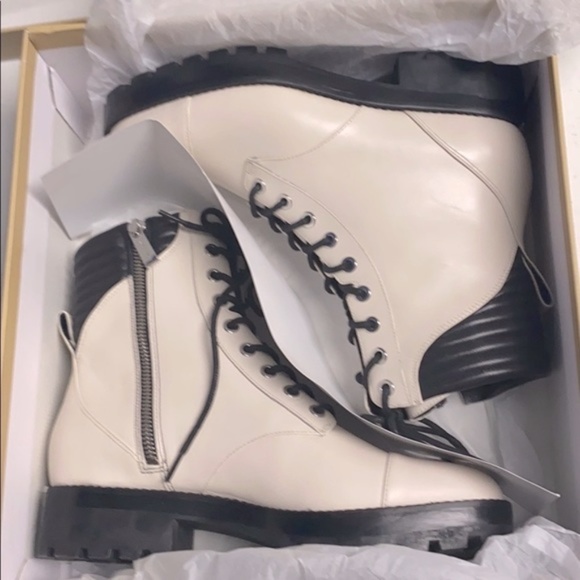 Michael Kors Leather Bastian Ankle Boot Lt Cream Sz 7 New with box - Picture 10 of 12